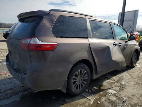 2018 Toyota Sienna, VIN 5TDYZ3DC9JS929942. Photo 3 of 6 from Copart auction. OpenDataCar US salvage catalog.
