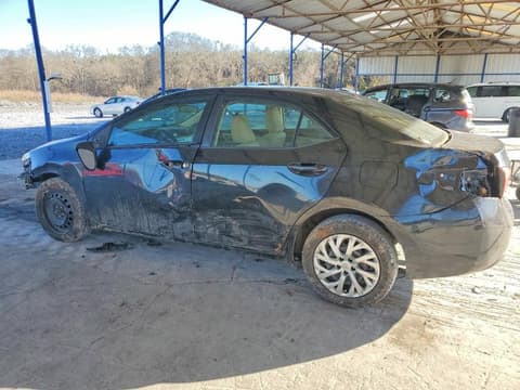 2018 Toyota Corolla, VIN 5YFBURHE8JP765028. Фото 2 з 6 з аукціону Copart. Каталог авто зі США OpenDataCar.