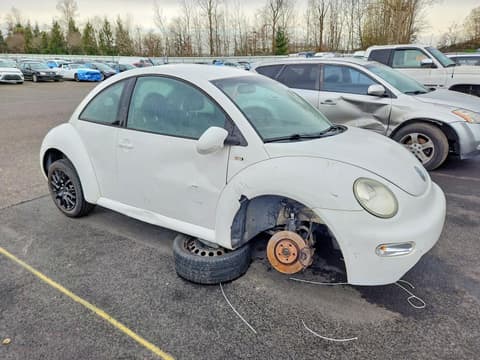 2001 Volkswagen Beetle, VIN 3VWBS21C21M400483. Zdjęcie 4 z 6 z aukcji Copart. Katalog aut z USA OpenDataCar.