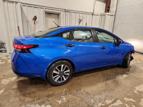 2024 Nissan Versa, VIN 3N1CN8DV7RL860029. Фото 3 из 6 с аукциона Copart. Каталог авто из США OpenDataCar.