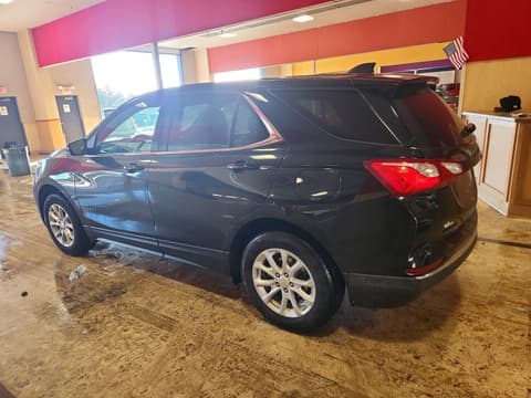 2019 Chevrolet Equinox, VIN 2GNAXUEV4K6305398. Фото 2 з 6 з аукціону Copart. Каталог авто зі США OpenDataCar.