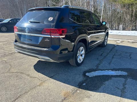 2018 Volkswagen Atlas, VIN 1V2HR2CA6JC512823. Фото 4 з 6 з аукціону Copart. Каталог авто зі США OpenDataCar.