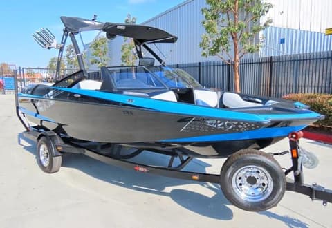 2011 Axis Wake, VIN AWRB0568A111. Zdjęcie 1 z 6 z aukcji Copart. Katalog aut z USA OpenDataCar.