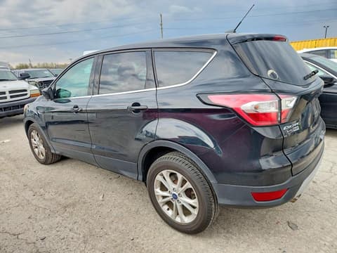 2017 Ford Escape, VIN 1FMCU0GDXHUD27354. Фото 2 з 6 з аукціону Copart. Каталог авто зі США OpenDataCar.