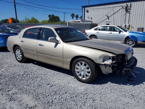 2011 Lincoln Town Car, VIN 2LNBL8CV1BX760766. Фото 4 з 6 з аукціону Copart. Каталог авто зі США OpenDataCar.