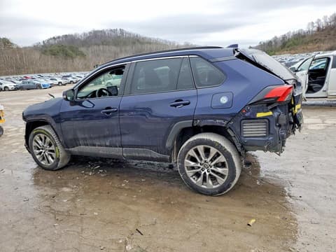 2022 Toyota RAV4, VIN 2T3A1RFV6NW264755. Фото 2 з 6 з аукціону Copart. Каталог авто зі США OpenDataCar.