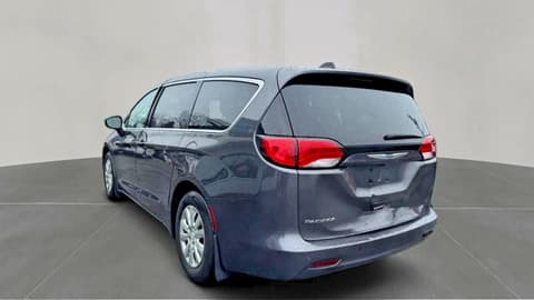 2019 Chrysler Pacifica, VIN 2C4RC1AG5KR532627. Фото 3 з 6 з аукціону Copart. Каталог авто зі США OpenDataCar.