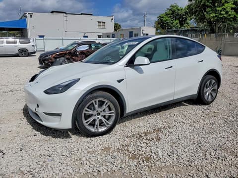 2023 Tesla Model Y, VIN 7SAYGDEE6PF630324. Фото 1 з 6 з аукціону Copart. Каталог авто зі США OpenDataCar.