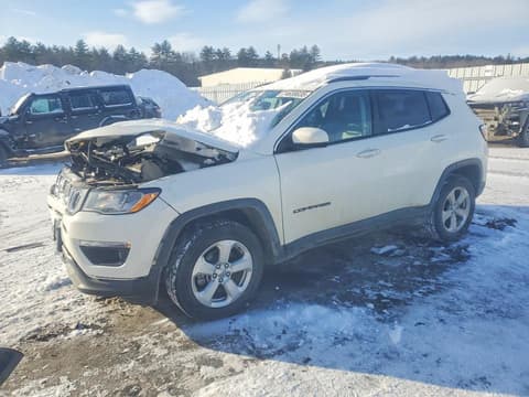 2019 Jeep Compass, VIN 3C4NJDBB7KT661054. Фото 1 з 6 з аукціону Copart. Каталог авто зі США OpenDataCar.