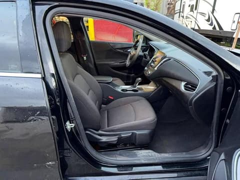 2019 Chevrolet Malibu Limited, VIN 1G1ZD5ST7KF136943. Фото 5 из 6 с аукциона Copart. Каталог авто из США OpenDataCar.