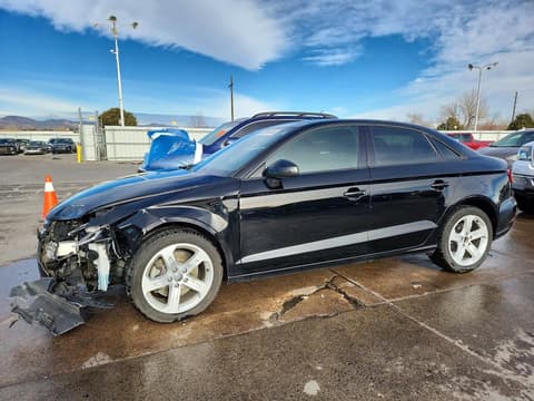 2018 Audi A3, VIN WAUB8GFF1J1005478. Фото 1 з 6 з аукціону Copart. Каталог авто зі США OpenDataCar.