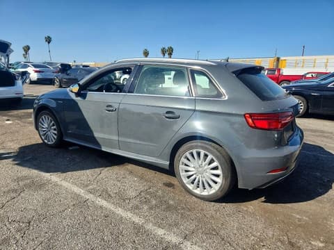 2018 Audi A3 e-tron, VIN WAUTPBFF2JA080037. Фото 2 з 6 з аукціону Copart. Каталог авто зі США OpenDataCar.