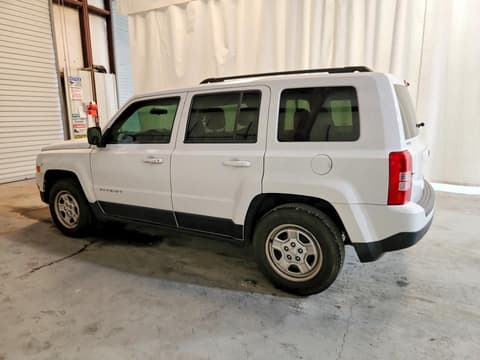 2015 Jeep Patriot, VIN 1C4NJPBA9FD273117. Фото 2 з 6 з аукціону Copart. Каталог авто зі США OpenDataCar.