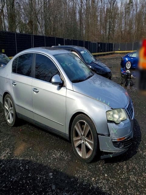 2010 Volkswagen Passat, VIN WVWJK7AN4AE061390. Zdjęcie 4 z 6 z aukcji Copart. Katalog aut z USA OpenDataCar.