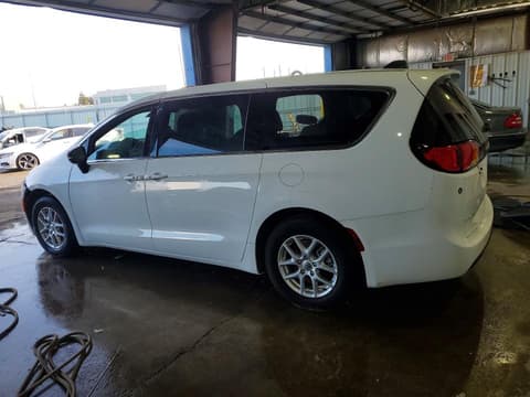 2025 Chrysler Voyager, VIN 2C4RC1CG6SR533895. Фото 2 из 6 с аукциона Copart. Каталог авто из США OpenDataCar.