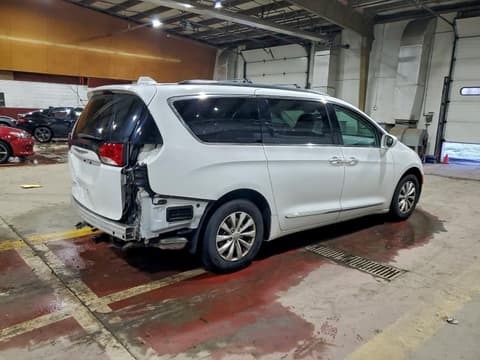 2017 Chrysler Pacifica, VIN 2C4RC1BG1HR610912. Фото 3 з 6 з аукціону Copart. Каталог авто зі США OpenDataCar.