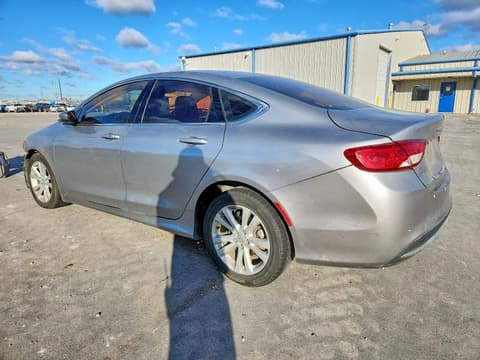 2015 Chrysler 200, VIN 1C3CCCAB3FN699839. Фото 2 з 6 з аукціону Copart. Каталог авто зі США OpenDataCar.
