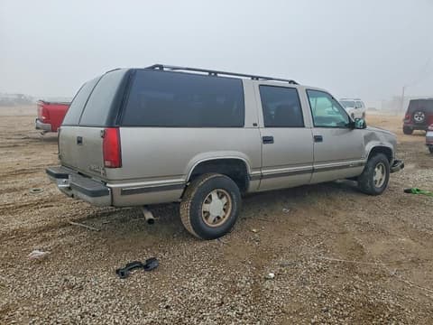 1999 Chevrolet Suburban, VIN 3GNEC16R0XG196415. Фото 3 з 6 з аукціону Copart. Каталог авто зі США OpenDataCar.