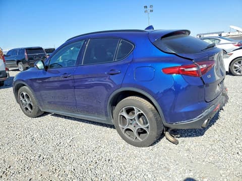 2018 Alfa romeo Stelvio, VIN ZASFAKPN7J7B75978. Фото 2 з 6 з аукціону Copart. Каталог авто зі США OpenDataCar.