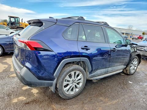 2024 Toyota RAV4, VIN 2T3A1RFV2RW427987. Фото 3 з 6 з аукціону Copart. Каталог авто зі США OpenDataCar.