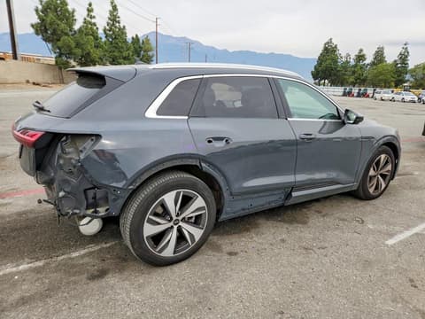 2024 Audi Q8, VIN WA15AAGE2RB015718. Фото 3 з 6 з аукціону Copart. Каталог авто зі США OpenDataCar.