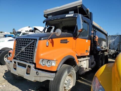 2021 Volvo VHD, VIN 4V5KG9EJ4MN268715. Фото 2 з 6 з аукціону Copart. Каталог авто зі США OpenDataCar.