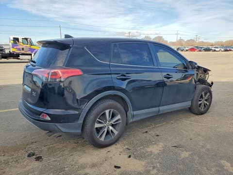 2018 Toyota RAV4, VIN 2T3RFREV6JW805058. Фото 3 з 6 з аукціону Copart. Каталог авто зі США OpenDataCar.