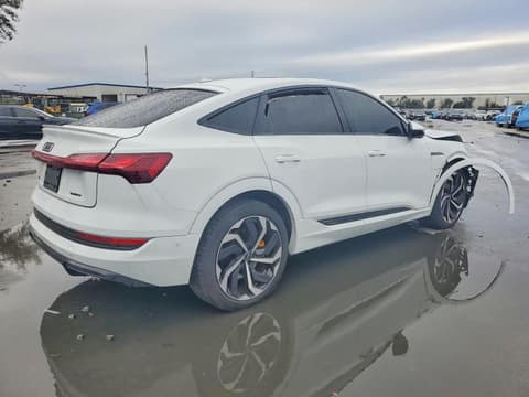 2022 Audi e-tron Sportback, VIN WA12AAGE7NB023603. Фото 3 из 6 с аукциона Copart. Каталог авто из США OpenDataCar.