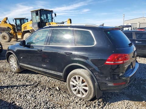 2011 Volkswagen Touareg, VIN WVGFG9BP6BD003285. Zdjęcie 2 z 6 z aukcji Copart. Katalog aut z USA OpenDataCar.