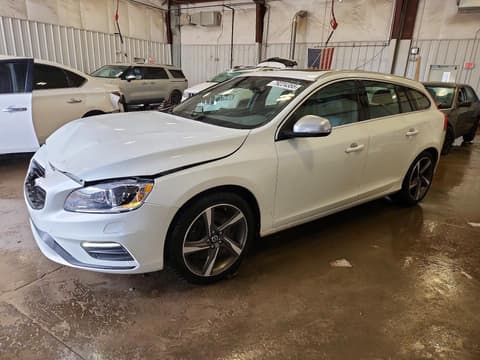 2015 Volvo V60, VIN YV1902SG0F1190988. Фото 1 из 6 с аукциона Copart. Каталог авто из США OpenDataCar.
