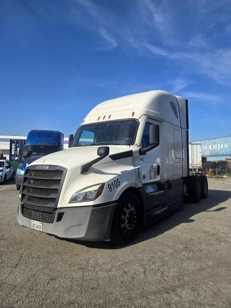 2020 Freightliner Cascadia, VIN 3AKJHHDV5LSMC8448. Photo 2 of 6 from Copart auction. OpenDataCar US salvage catalog.