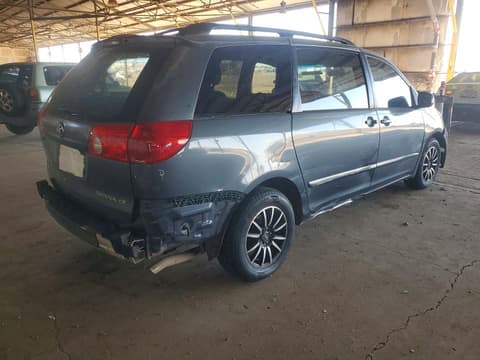 2010 Toyota Sienna, VIN 5TDKK4CCXAS293940. Фото 3 з 6 з аукціону Copart. Каталог авто зі США OpenDataCar.