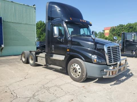 2017 Freightliner Cascadia 125, VIN 1FUJGEDR8HLHZ7996. Фото 1 з 6 з аукціону Copart. Каталог авто зі США OpenDataCar.