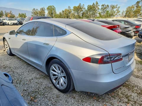 2018 Tesla Model S, VIN 5YJSA1E28JF245489. Фото 2 з 6 з аукціону Copart. Каталог авто зі США OpenDataCar.