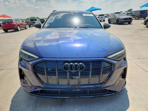 2022 Audi e-tron S, VIN WA1VCBGE2NB023876. Фото 5 з 6 з аукціону Copart. Каталог авто зі США OpenDataCar.