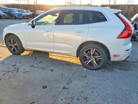 2018 Volvo XC60, VIN YV4BR0DM5J1079718. Фото 2 из 6 с аукциона Copart. Каталог авто из США OpenDataCar.