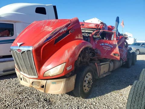 2023 Peterbilt 579, VIN 1XPBD49X6PD863343. Zdjęcie 2 z 6 z aukcji Copart. Katalog aut z USA OpenDataCar.