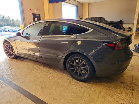 2018 Tesla Model 3, VIN 5YJ3E1EB6JF116823. Zdjęcie 2 z 6 z aukcji Copart. Katalog aut z USA OpenDataCar.