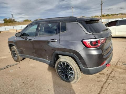 2019 Jeep Compass, VIN 3C4NJDDB4KT696745. Фото 2 з 6 з аукціону Copart. Каталог авто зі США OpenDataCar.