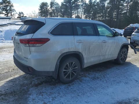 2018 Toyota Highlander, VIN 5TDJZRFHXJS906893. Фото 3 з 6 з аукціону Copart. Каталог авто зі США OpenDataCar.