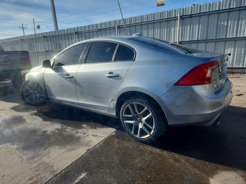 2018 Volvo S60, VIN YV140MTL5J2459992. Zdjęcie 2 z 6 z aukcji Copart. Katalog aut z USA OpenDataCar.