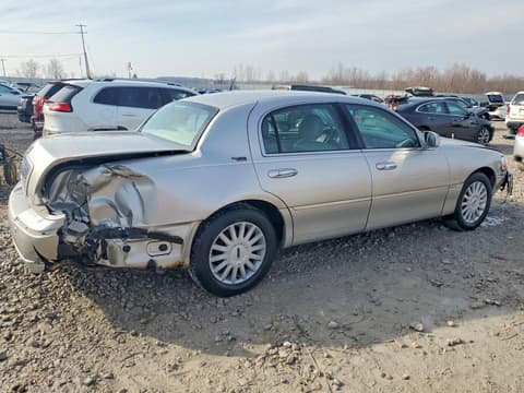 2005 Lincoln Town Car, VIN 1LNHM82W95Y667368. Фото 3 з 6 з аукціону Copart. Каталог авто зі США OpenDataCar.