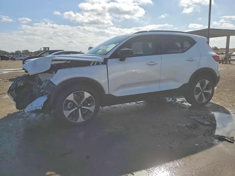 2026 Volvo XC40, VIN YV4L12UC0T2700326. Фото 1 з 6 з аукціону Copart. Каталог авто зі США OpenDataCar.