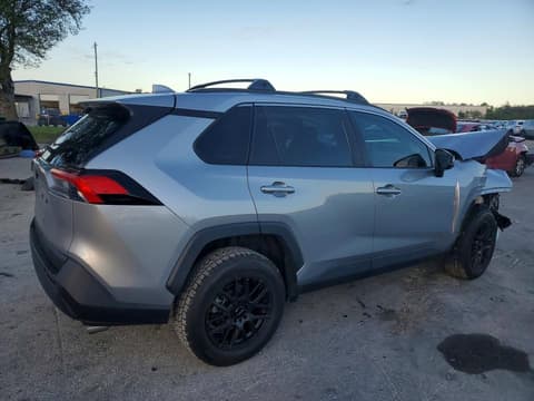 2021 Toyota RAV4, VIN 2T3H1RFV0MC104675. Фото 3 з 6 з аукціону Copart. Каталог авто зі США OpenDataCar.