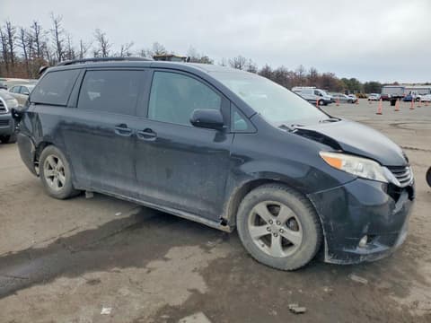 2015 Toyota Sienna, VIN 5TDKK3DC5FS668553. Фото 4 з 6 з аукціону Copart. Каталог авто зі США OpenDataCar.