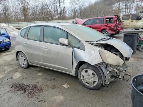 2013 Honda Fit, VIN JHMGE8H31DC017311. Zdjęcie 4 z 6 z aukcji Copart. Katalog aut z USA OpenDataCar.