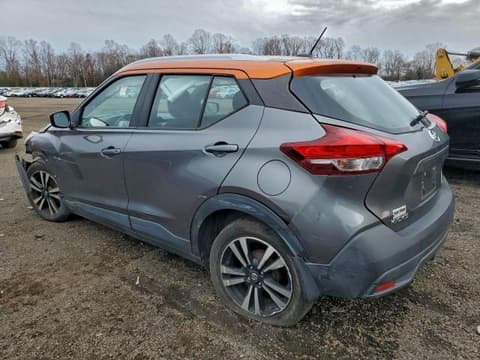 2019 Nissan Kicks, VIN 3N1CP5CU5KL567561. Фото 2 з 6 з аукціону Copart. Каталог авто зі США OpenDataCar.