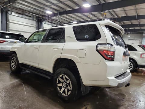 2022 Toyota 4Runner, VIN JTEPU5JR5N6031600. Фото 2 з 6 з аукціону Copart. Каталог авто зі США OpenDataCar.