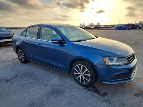 2017 Volkswagen Jetta, VIN 3VWDB7AJ5HM226343. Zdjęcie 4 z 6 z aukcji Copart. Katalog aut z USA OpenDataCar.