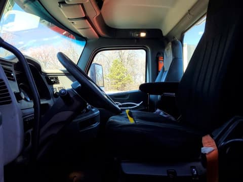 2017 Peterbilt 579, VIN 1XPBDP9X1HD410623. Photo 5 of 6 from Copart auction. OpenDataCar US salvage catalog.